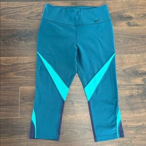 Nike dri fit capri leggings